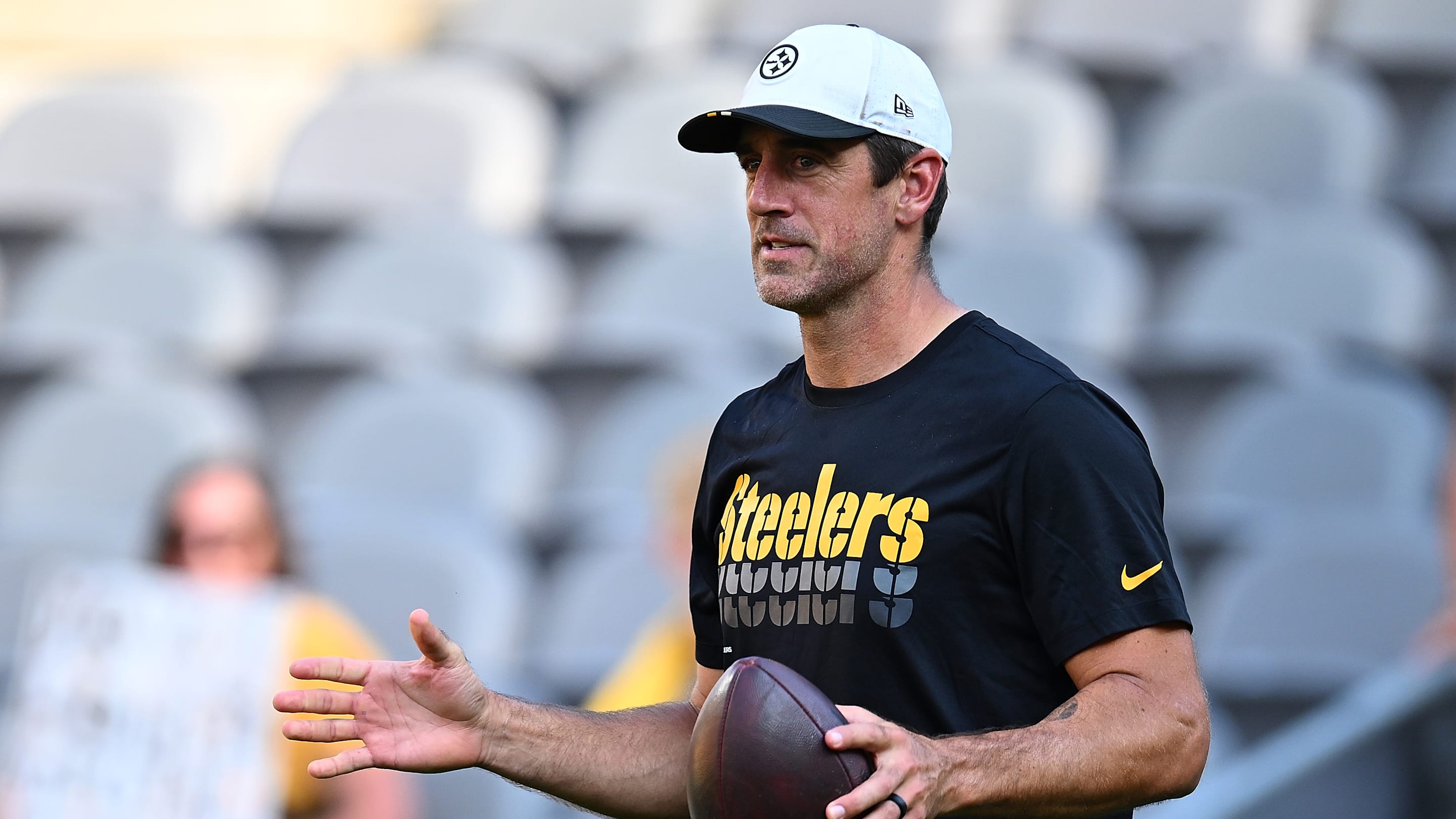 Is Aaron Rodgers talking to me? Steelers QB calls out his haters dear diary style