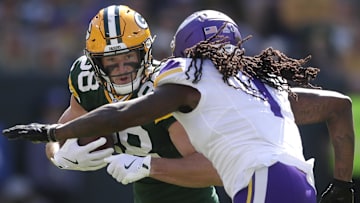 Sep 29, 2024; Green Bay, Wisconsin, USA;  Green Bay Packers tight end Luke Musgrave (88) against Minnesota Vikings cornerback Shaquill Griffin (1)during their football game on Sunday, September 29, 2024 at Lambeau Field in Green Bay, Wis.  Mandatory Credit: William Glasheen/USA TODAY Network via Imagn Images