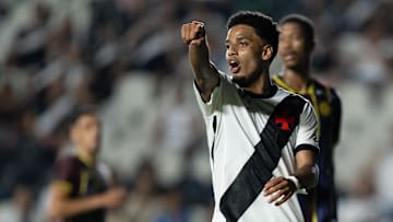 Brenner deve seguir entre os titulares do Vasco para o confronto contra o Fluminense