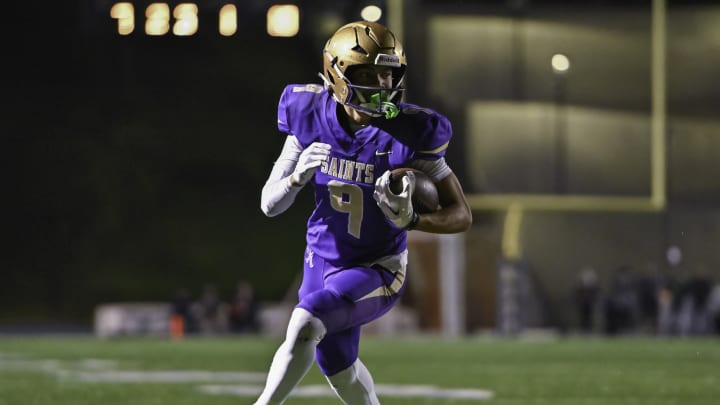 Honor Fa'alave-Johnson carries the ball in last season's CIF State playoff game against St. Bonaventure | Photo: Justin Fine