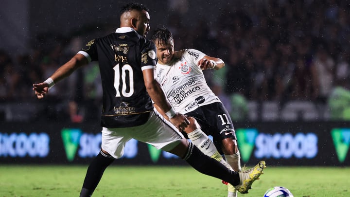 Vasco e Corinthians fazem o confronto de times da parte de baixo da tabela