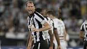 Líder do Fogão, Carli conduz boa fase do Glorioso em 2022