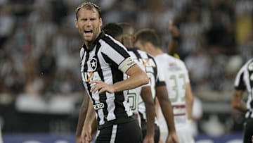 Líder do Fogão, Carli conduz boa fase do Glorioso em 2022