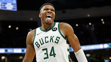 Memphis Grizzlies v Milwaukee Bucks