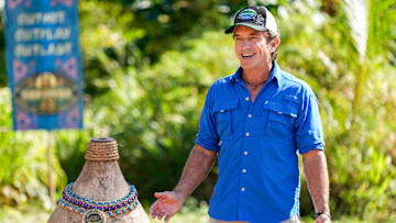 “Doing the Damn Thing” – A mad dash ensues when an opportunity to get ahead in the game lands on the beach. Then, information is a free-for-all when players talk strategy over a reward meal, on SURVIVOR, Wednesday, April 2 (8:00-9:30 PM, ET/PT) on the CBS Television Network, and available to stream on Paramount+* (live and on-demand for Paramount+ with SHOWTIME subscribers, or on-demand for Paramount+ Essential subscribers the day after the episode airs)*. Jeff Probst serves as host and