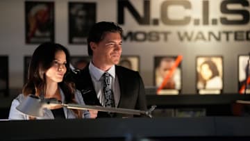 “The Sound and the Fury” – NCIS. Pictured (L-R): Katrina Law as NCIS Special Agent Jessica Knight and Zane Holtz as Special Agent Sawyer. Photo: Robert Voets/CBS ©2025 CBS Broadcasting, Inc. All Rights Reserved.