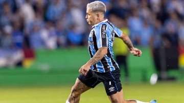 Venezuelano dono da camisa 7 é uma das principais válvulas de escape no setor ofensivo do Grêmio