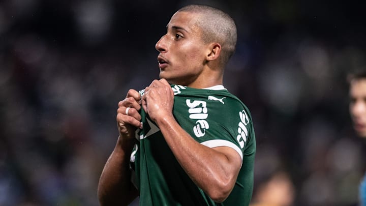 Palmeiras enfrenta o Vitória nesta terça-feira, 13