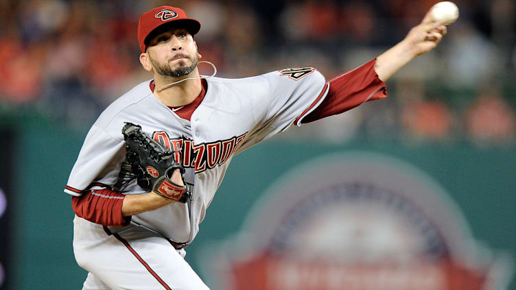 Former Dbacks RP Oliver Perez set for one last year