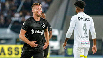 Lucas Fernandes foi o grande protagonista na vitória do Botafogo sobre o Santos.