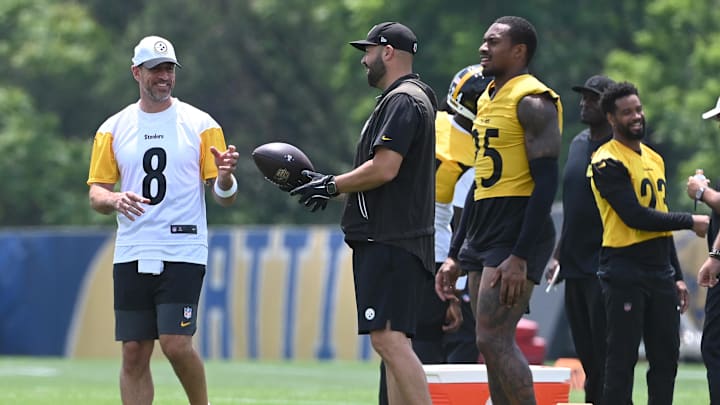 Jun 10, 2025; Pittsburgh, PA, USA; Pittsburgh Steelers quarterback Aaron Rodgers (8) gets the ball during minicamp at their South Side facility. Mandatory Credit: Philip G. Pavely-Imagn Images Jun 10, 2025; Pittsburgh, PA, USA; Pittsburgh Steelers quarterback Aaron Rodgers (8) gets the ball during minicamp at their South Side facility. Mandatory Credit: Philip G. Pavely-Imagn Images