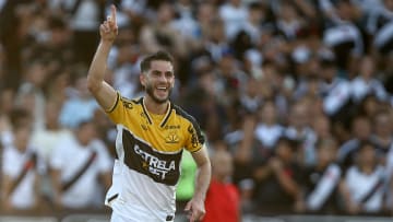 O Criciúma tenta se afastar da zona de rebaixamento do Brasileirão. 