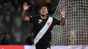 Vasco desperdiçou muitas chances de gol em São Januário