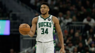 Giannis firmó una renovación histórica en 2021