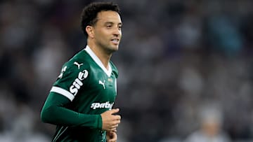 Palmeiras assumiu a ponta da tabela da Série A