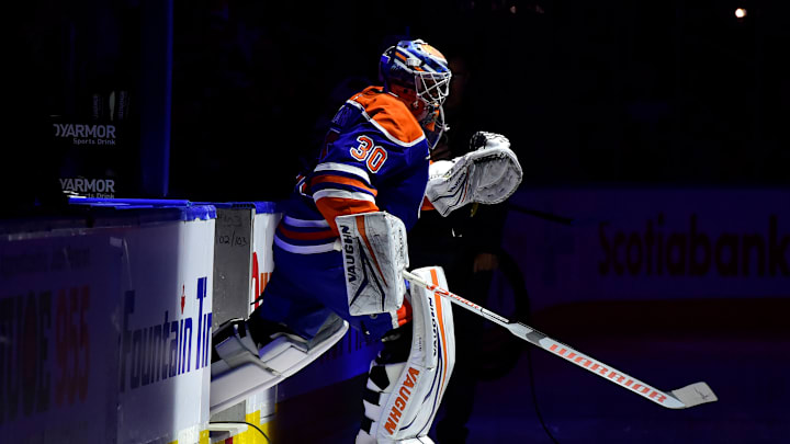 Chicago Blackhawks v Edmonton Oilers