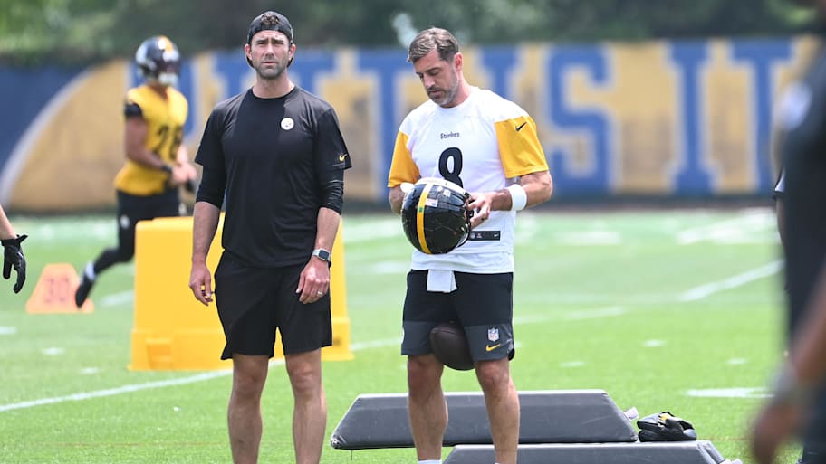 Pittsburgh Steelers quarterback Aaron Rodgers is frustrated with the league's decision on his previous preferred helmet model. | Philip G. Pavely-Imagn Images