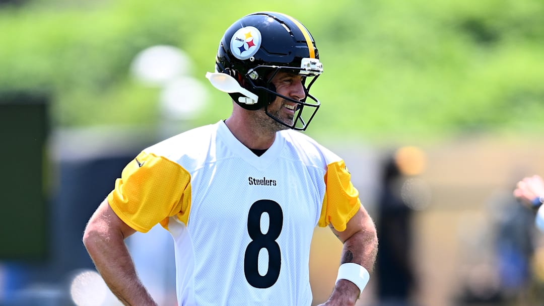 Pittsburgh Steelers quarterback Aaron Rodgers