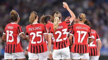 Die Spielerinnen im Trikot des AC Mailand.
