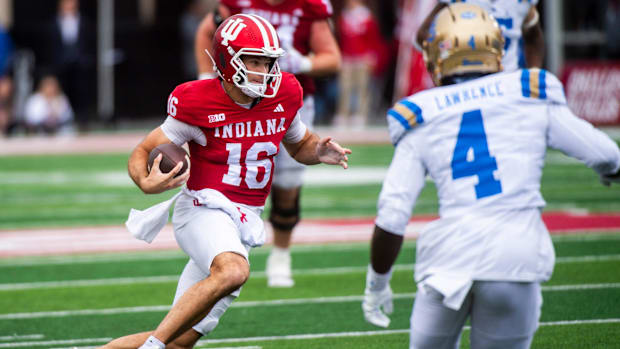 Indiana quarterback Alberto Mendoza scored a touchdown in the fourth quarter of Indiana's win over UCLA on Saturday.