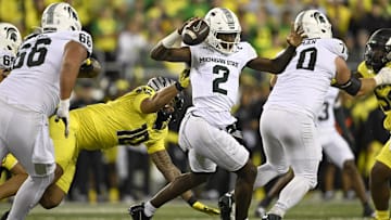 Matayo Uiagalelei brought Aidan Chiles down with one hand on this sack, another strong example of his athleticism, quickness and power. Locked on College Football placed him as the highest-ranked Duck in their Top 100 at No. 33.