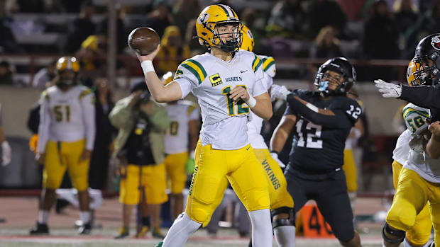 Vanden quarterback Kalani Mcleod.