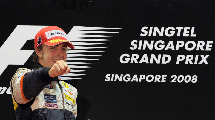 Fernando Alonso debutó en el Gran Premio de Singapur 2008 ganando 