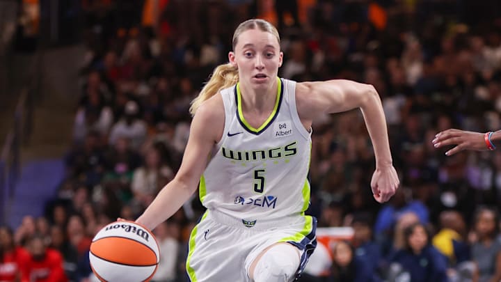 Aug 29, 2025; College Park, Georgia, USA; Dallas Wings guard Paige Bueckers (5) drives to the basket against the Atlanta Dream in the fourth quarter at Gateway Center Arena at College Park. Mandatory Credit: Brett Davis-Imagn Images Aug 29, 2025; College Park, Georgia, USA; Dallas Wings guard Paige Bueckers (5) drives to the basket against the Atlanta Dream in the fourth quarter at Gateway Center Arena at College Park. Mandatory Credit: Brett Davis-Imagn Images