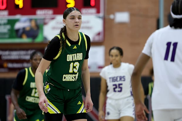 High school girls basketball; Sabrina Ionescu Showcase