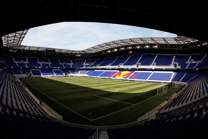 Los Angeles Galaxy v New York Red Bulls