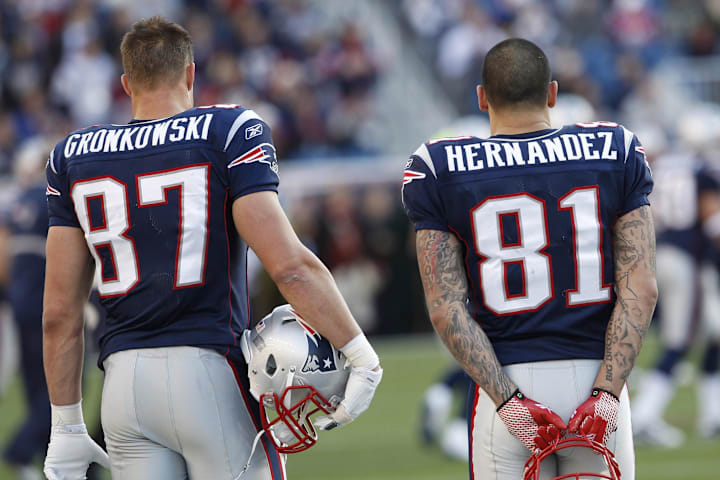 Rob Gronkowski, Aaron Hernande