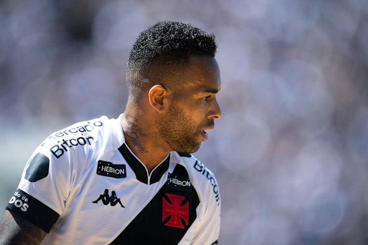 Alex Teixeira, meia-atacante do Vasco