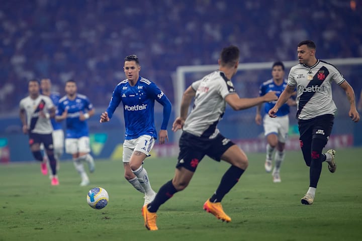 Cruzeiro e Vasco fizeram jogo parelho no Mineirão