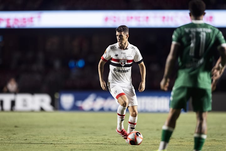 Oscar jogador do São Paulo