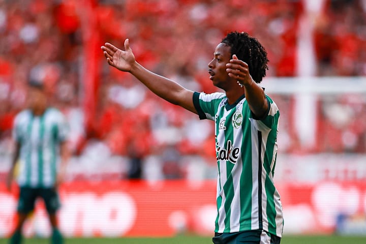 Ênio, atacante do Juventude