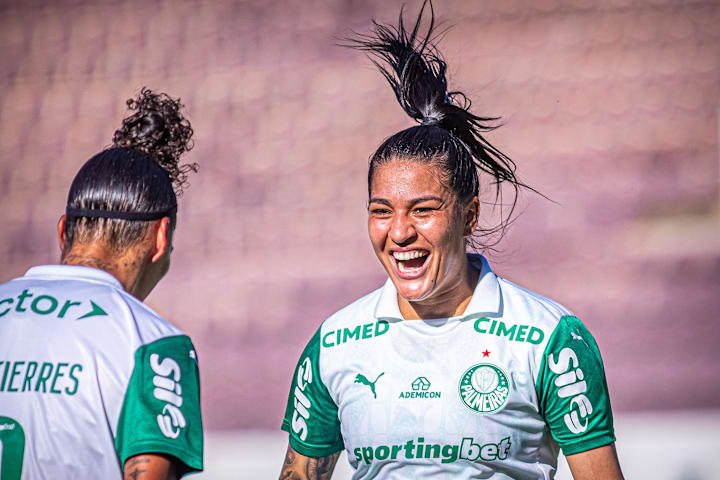 Brena, meia do Palmeiras