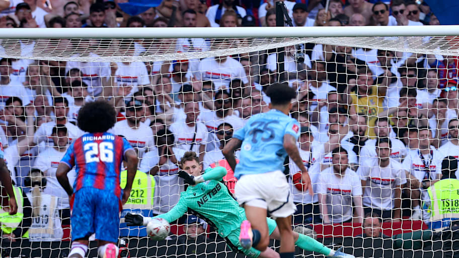 Dean Henderson, Omar Marmoush