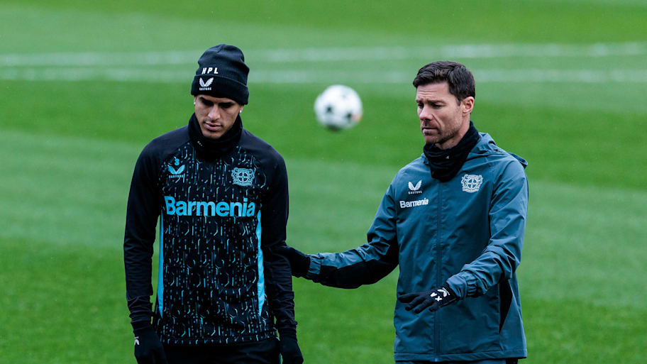 Piero Hincapié, Xabi Alonso