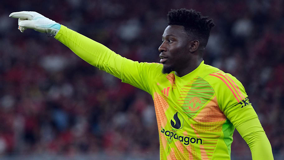 André Onana pointing.