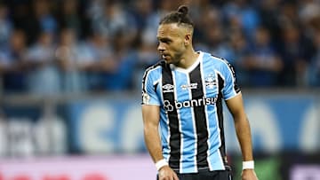 Braithwaite é a principal referência no elenco do Grêmio