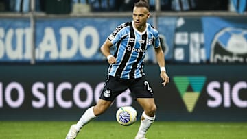 Braithwaite será titular pelo Grêmio no próximo Grenal