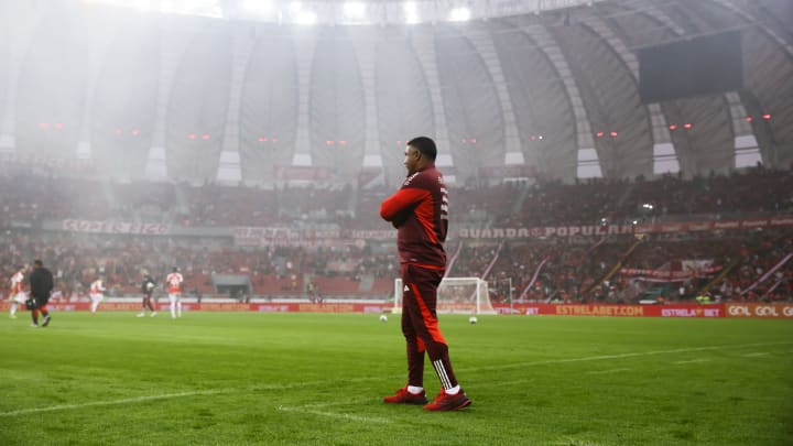 Roger Machado está pressionado no comando do Inter