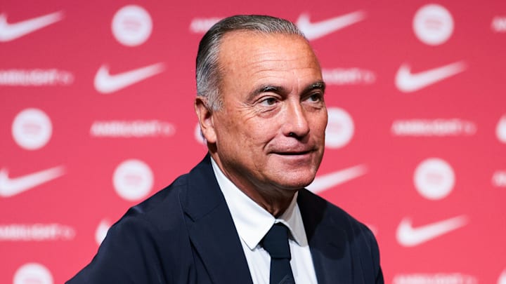 Rafa Yuste est le vice - président du Barça. 