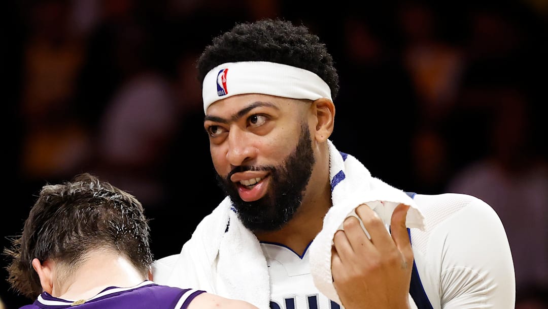 Dallas Mavericks v Los Angeles Lakers