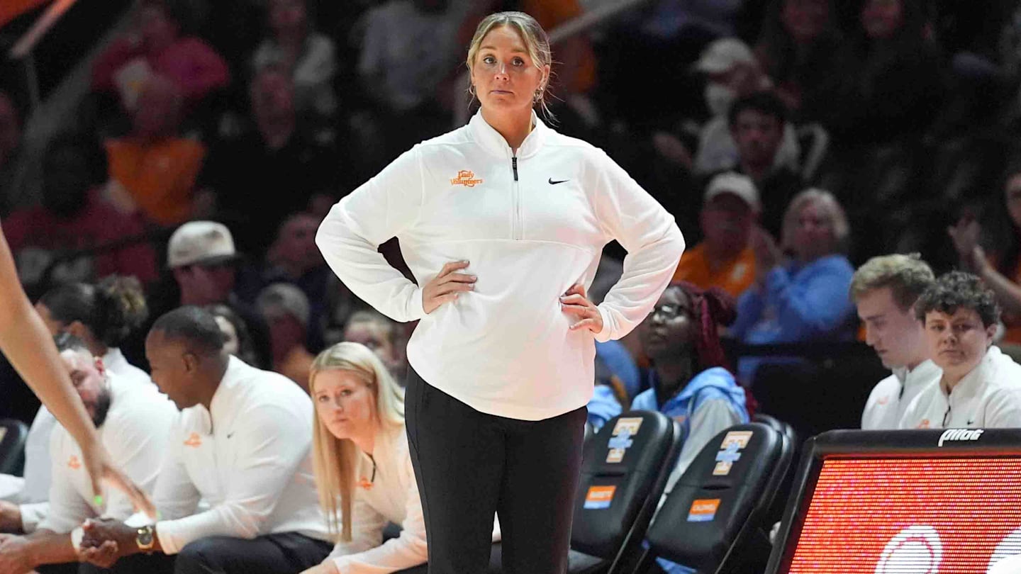 Lady Vols 篮球队在金·考德威尔 (Kim Caldwell) 首秀中获得自 2008 年以来的最高分