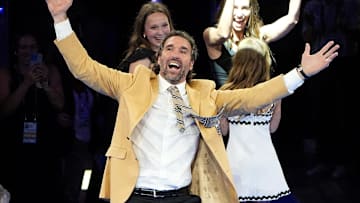 CBS Sports sees a lot of similarities between Atlanta Falcons rookie edge rusher James Pearce Jr. and Hall of Famer Jared Allen.