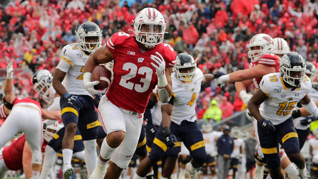 Wisconsin star running back Jonathan Taylor is powerful
