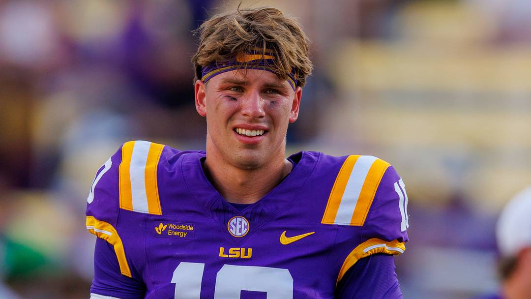 LSU Tigers quarterback Sam Leavitt (10) during warmups before the game against Louisiana Tech Bulldogs at Tiger Stadium. LSU Tigers quarterback Sam Leavitt (10) during warmups before the game against Louisiana Tech Bulldogs at Tiger Stadium.