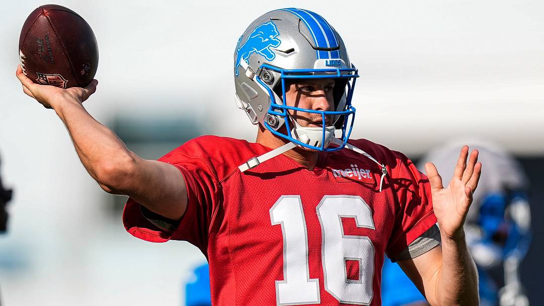 Detroit Lions quarterback Jared Goff (16) practices during training camp at Meijer Performance Center in Allen Park on Monday August 17, 2026.