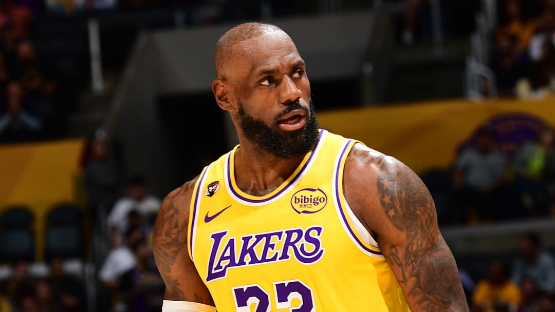 Charlotte Hornets v Los Angeles Lakers